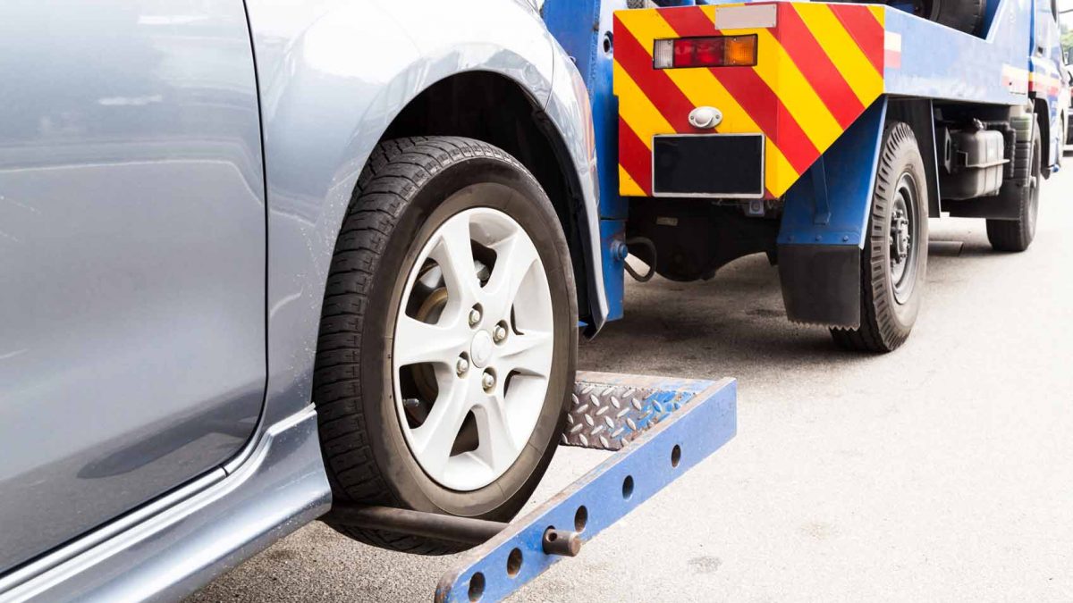 3 Roadside Problems That Need a Tow Truck