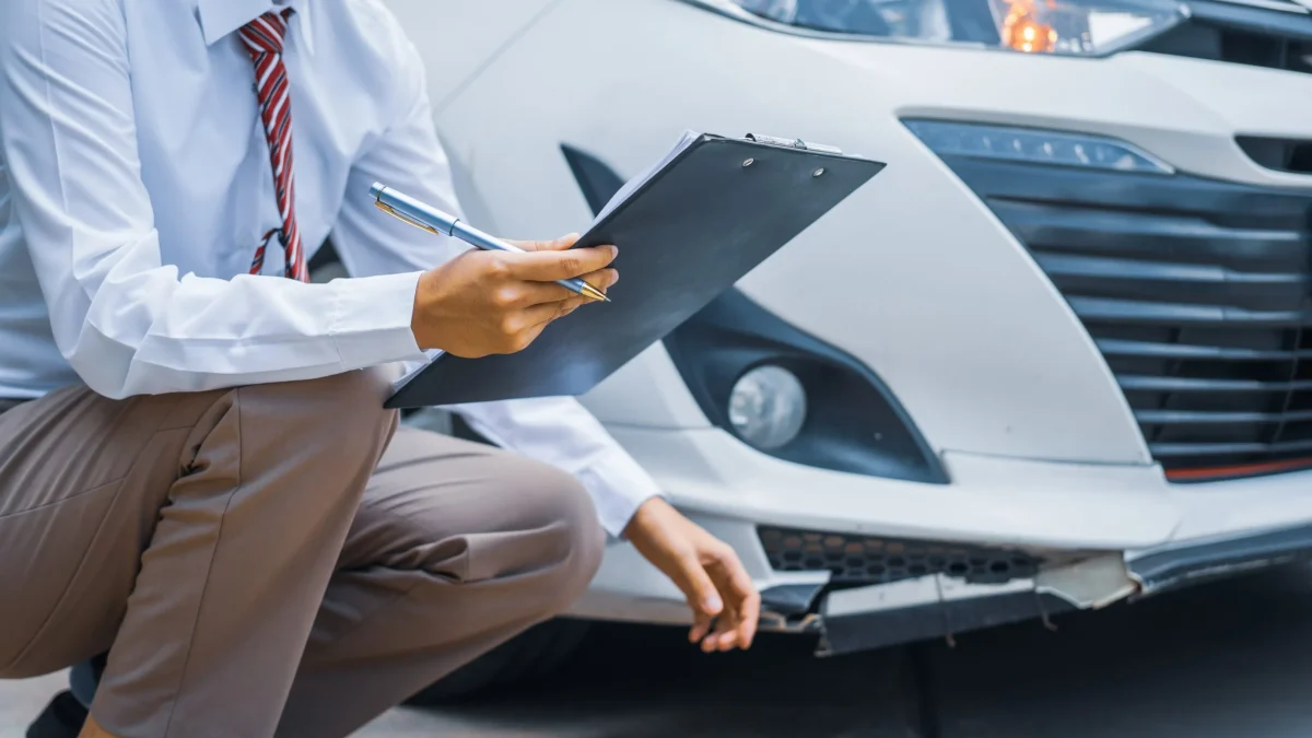 Dent Trouble? Here’s How to Choose Between Paintless Dent Repair and Panel Beating